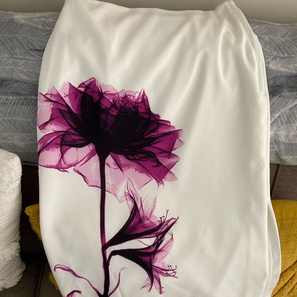 Worthington Skirt.  Size 6.  White.